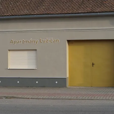 Apartment Studia Luzican *