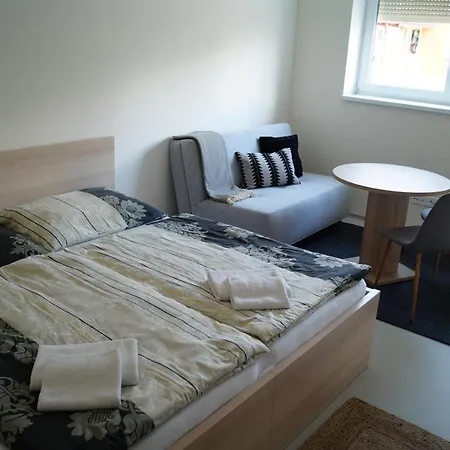 Studia Luzican Apartment